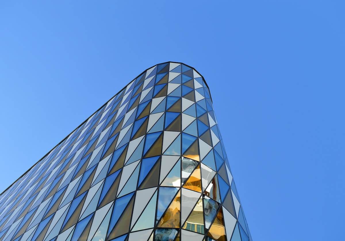 开云官网-倒霉！穆里尼奥拥抱安慰失点的帕夫利季斯，后者赛后蒙头难过不已