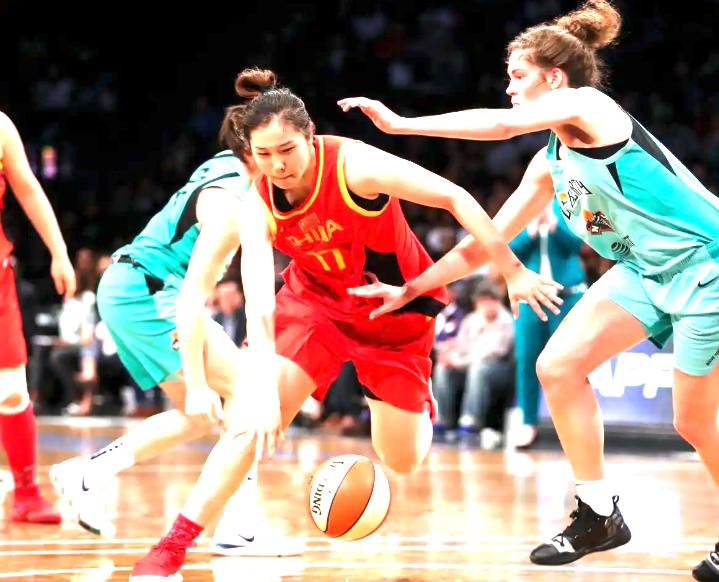 开云网页版-中国女篮轻取马里开门红！3大功臣浮出水面，李月汝21+11统治内线